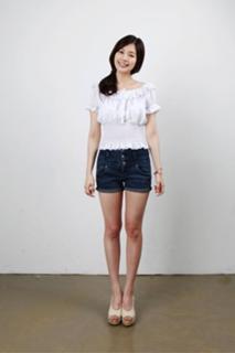 Jung So-min feet photo thumbnail