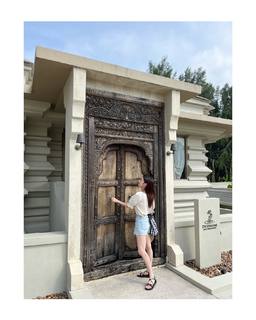 Jung So-min feet photo thumbnail