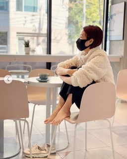 Jung-Yeon Oh feet photo thumbnail