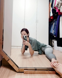 Jung-Yeon Oh feet photo thumbnail