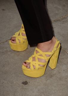 Juno Temple feet photo thumbnail