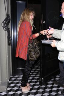 Juno Temple feet photo thumbnail