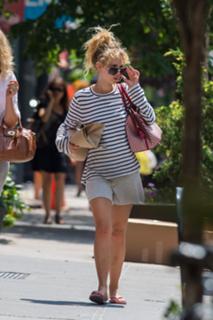 Juno Temple feet photo thumbnail