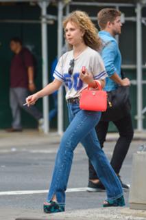 Juno Temple feet photo thumbnail