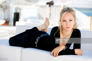 Juno Temple feet photo thumbnail