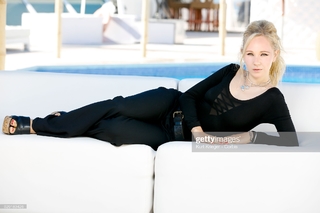 Juno Temple feet photo thumbnail