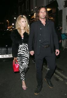 Juno Temple feet photo thumbnail