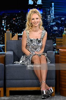 Juno Temple feet photo thumbnail