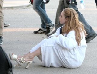 Juno Temple feet photo thumbnail