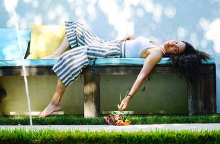Jurnee Smollett feet photo thumbnail