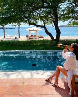 Jurnee Smollett feet photo thumbnail