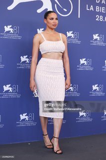 Jurnee Smollett feet photo thumbnail