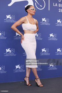 Jurnee Smollett feet photo thumbnail