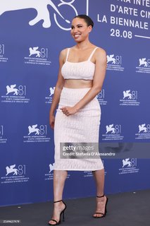 Jurnee Smollett feet photo thumbnail