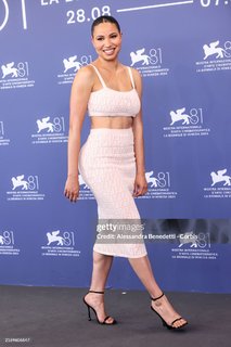 Jurnee Smollett feet photo thumbnail