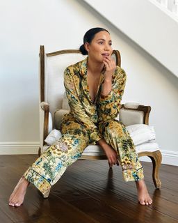 Jurnee Smollett feet photo thumbnail
