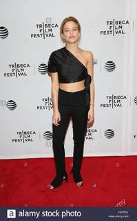 Justina Bustos feet photo 19