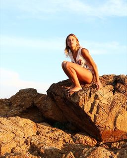 Justina Bustos feet photo 15