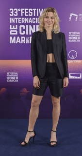 Justina Bustos feet photo 16