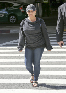 Justina Machado feet photo 4