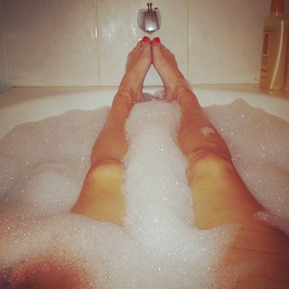 Justina Valentine feet photo thumbnail