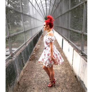 Justina Valentine feet photo thumbnail