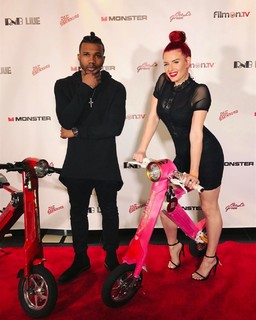 Justina Valentine feet photo thumbnail