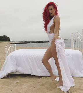 Justina Valentine feet photo thumbnail