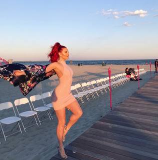 Justina Valentine feet photo thumbnail