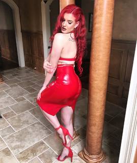 Justina Valentine feet photo thumbnail