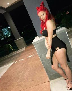 Justina Valentine feet photo thumbnail