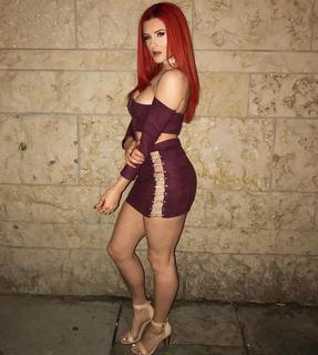 Justina Valentine feet photo thumbnail
