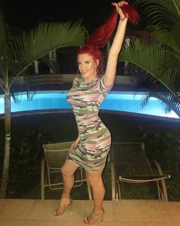 Justina Valentine feet photo thumbnail