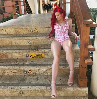 Justina Valentine feet photo thumbnail