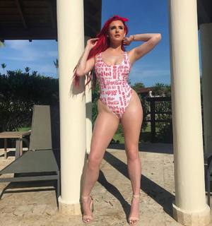 Justina Valentine feet photo thumbnail