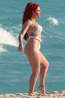 Justina Valentine feet photo thumbnail