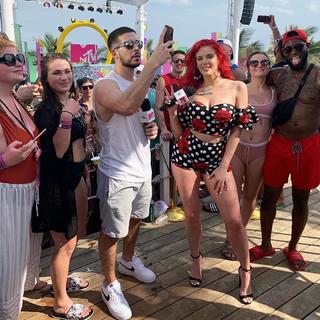 Justina Valentine feet photo thumbnail
