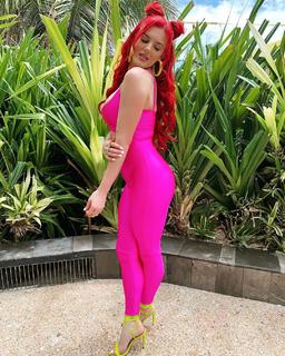 Justina Valentine feet photo thumbnail