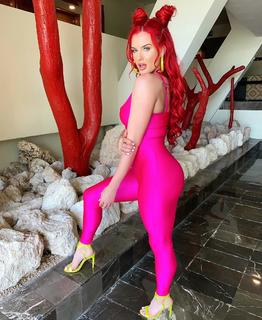 Justina Valentine feet photo thumbnail