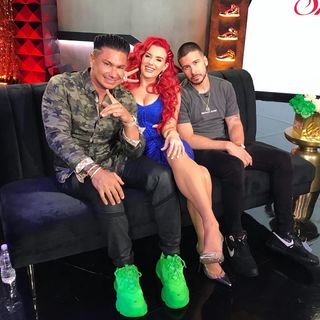 Justina Valentine feet photo thumbnail
