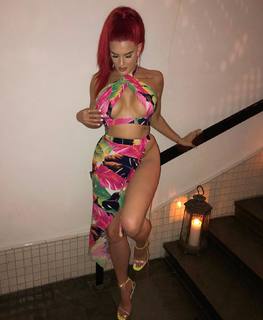 Justina Valentine feet photo thumbnail
