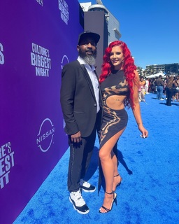 Justina Valentine feet photo thumbnail