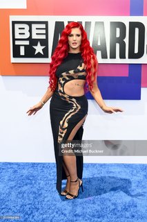 Justina Valentine feet photo thumbnail