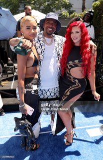 Justina Valentine feet photo thumbnail