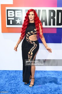 Justina Valentine feet photo thumbnail