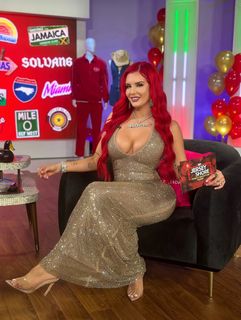 Justina Valentine feet photo thumbnail