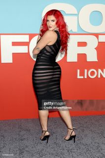 Justina Valentine feet photo thumbnail