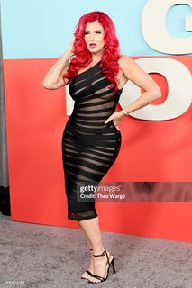 Justina Valentine feet photo thumbnail