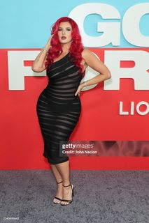 Justina Valentine feet photo thumbnail