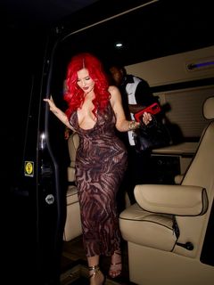 Justina Valentine feet photo thumbnail